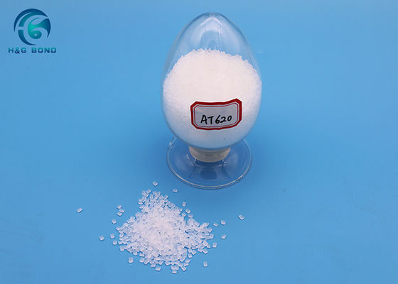 Granule adhésif thermofusible comme liant pour conteneurs et tuyaux multicouches