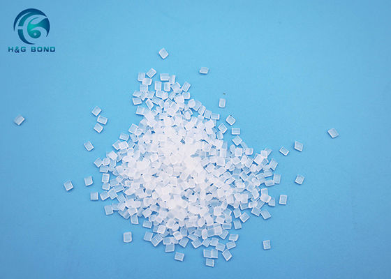Granule adhésif thermofusible comme liant pour conteneurs et tuyaux multicouches
