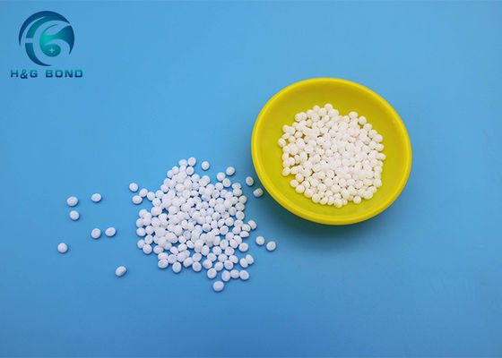 Granules adhésifs thermofusibles de température moyenne pour des films composés de panneau d'Alumunium