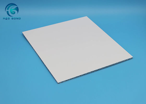 Film ignifuge à haute teneur pour panneau composite ondulé en aluminium