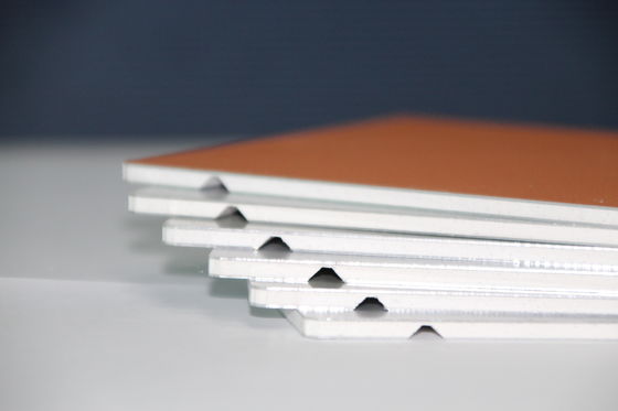 Excellente résine adhésive thermofusible de résistance au pelage pour les films de panneaux composites en aluminium